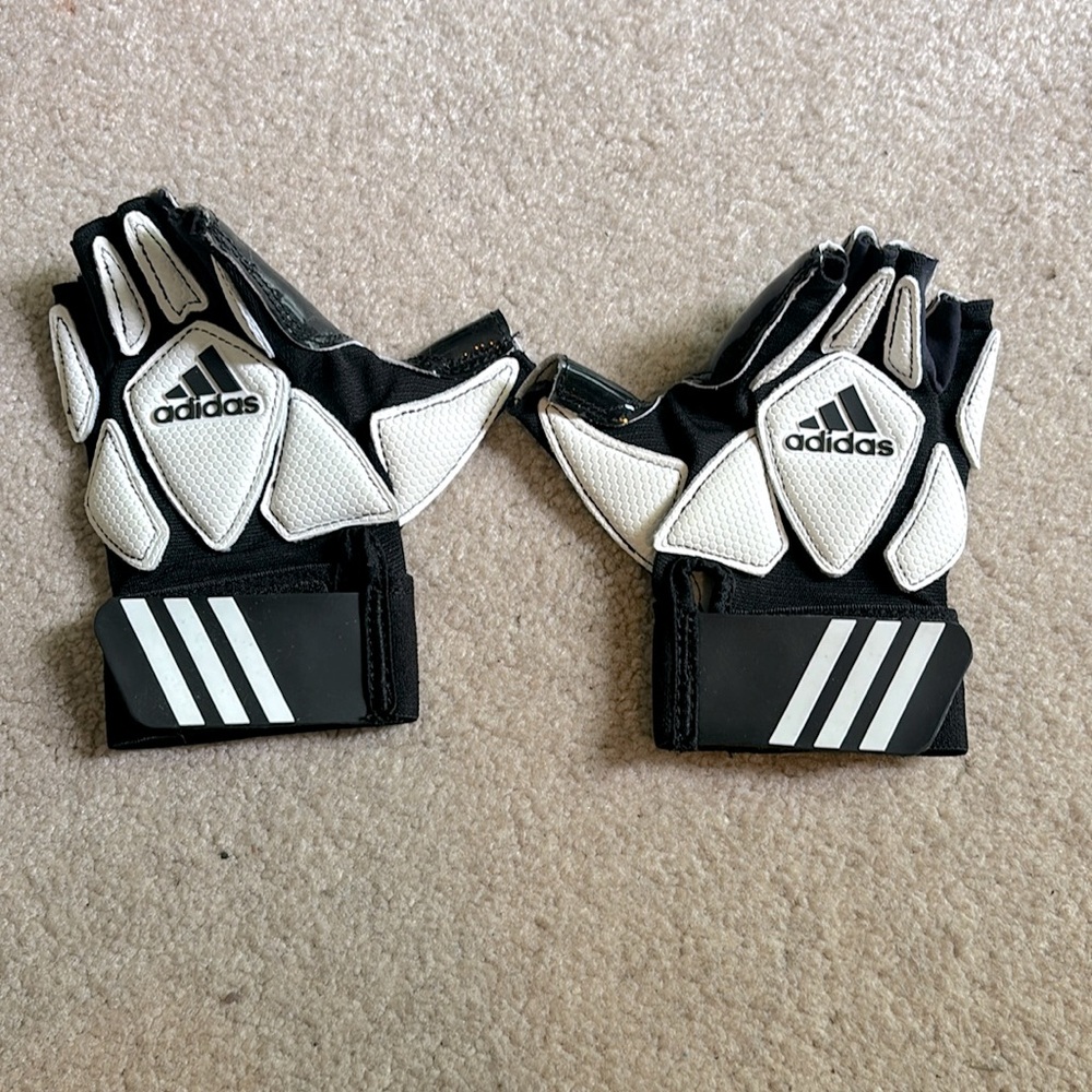 Adidas youth, large, black and white football gloves